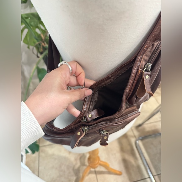 Brown‎ Leather Crossbody Sling Bag • Multi-Pocket • New - Picture 3 of 9